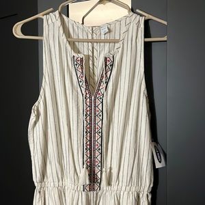 Old Navy (New) jumpsuit xs or size 4 white stripe